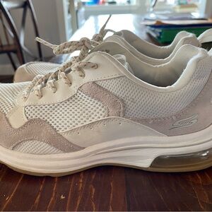 Sketchers sneakers